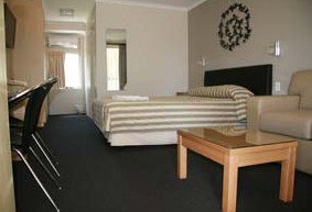 Queensgate Motel - Your Accommodation 0