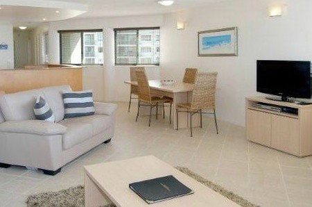Malibu Mooloolaba - Your Accommodation 2