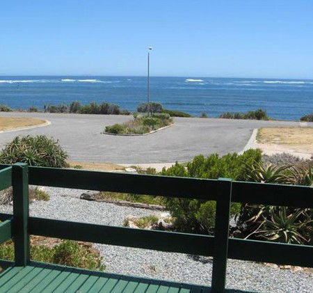 Oaklands Beach House - Your Accommodation 1