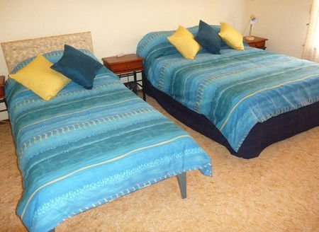 Oaklands Beach House - Your Accommodation 3