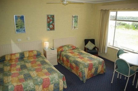 Lake View Apartments - Your Accommodation 2