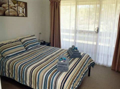 Lake Shore Apartment - Your Accommodation 2