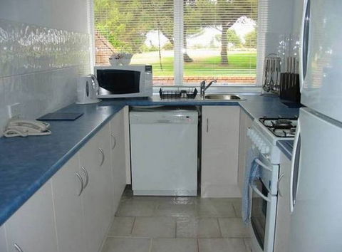 Lake Shore Apartment - Your Accommodation 3