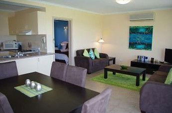 Lake View Motel - Your Accommodation 4