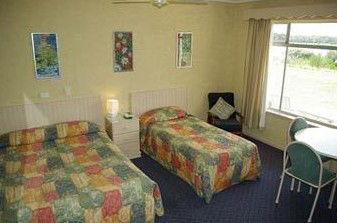 Lake View Motel - Your Accommodation 5