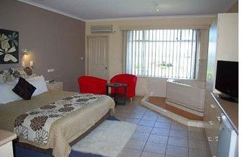 Lake View Motel - Your Accommodation 7