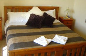 Riverfront Retreat - Your Accommodation 4