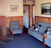 Lake Yalleena Holiday Cabins - Your Accommodation