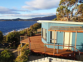 Larus Waterfront Cottage - Your Accommodation 0