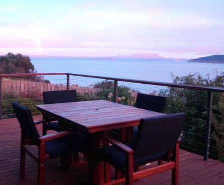 Larus Waterfront Cottage - Your Accommodation 2
