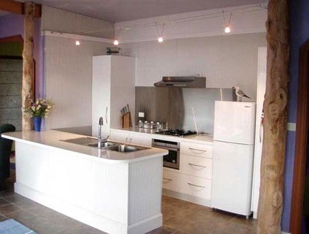 Larus Waterfront Cottage - Your Accommodation 4