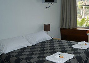 Lake Pedder Chalet - Your Accommodation 3