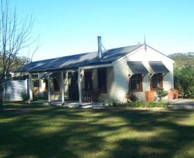 Hillcrest Cottage - Your Accommodation 0
