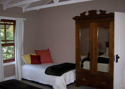 Hillcrest Cottage - Your Accommodation 5