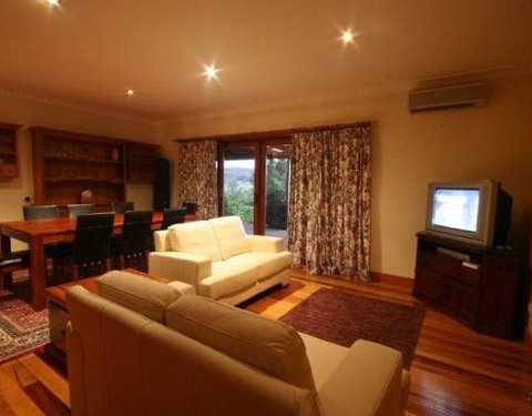Elouera - Your Accommodation 1