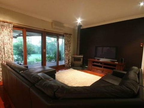 Elouera - Your Accommodation 2