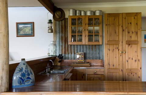 Yaraandoo Lakeside Retreat - Your Accommodation 1