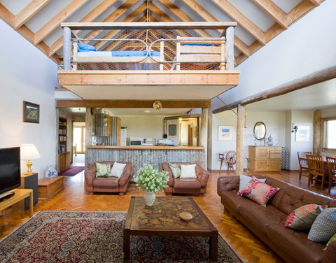 Yaraandoo Lakeside Retreat - Your Accommodation 3