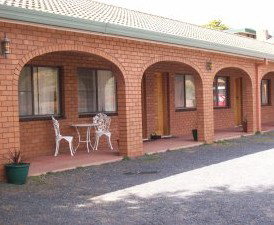 Cooma Country Club Motor Inn - Your Accommodation 0