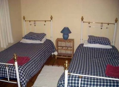 Honeysuckle Cottage Jingellic - Your Accommodation 2