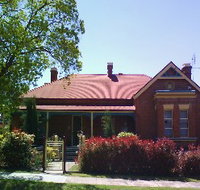 Tumut Accommodation Sefton House - Your Accommodation