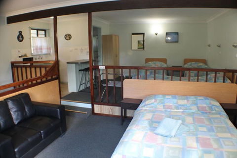 Lake Forbes Motel - Your Accommodation 2