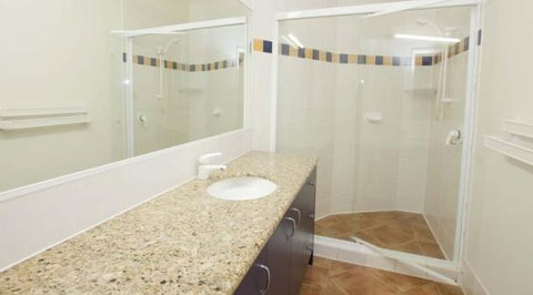 Whalewatch Ocean Beach Resort - Your Accommodation 5