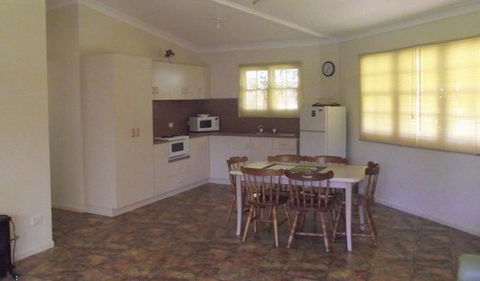 Octagon - Holiday Home - Your Accommodation 1