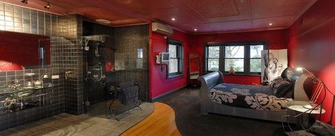 Oakdene Vineyards Guesthouse - Your Accommodation 0