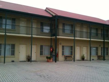 Golden Guitar Motor Inn - Your Accommodation 1