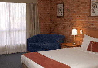 Akuna Motor Inn - Your Accommodation 2