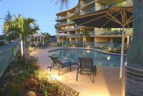 Norfolks On Moffat Beach - Your Accommodation 5