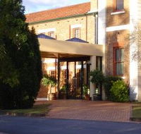 Monte Pio Motor Inn - Your Accommodation