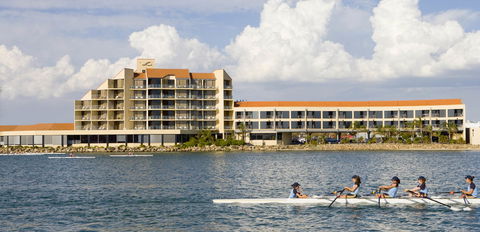 Lakes Resort Hotel - Your Accommodation 1