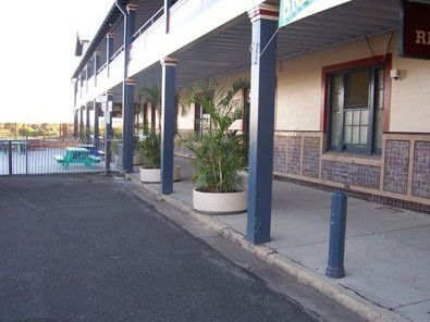 Crown Hotel Motel - Your Accommodation 2