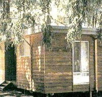 Castlemaine Central CabinampVan Park