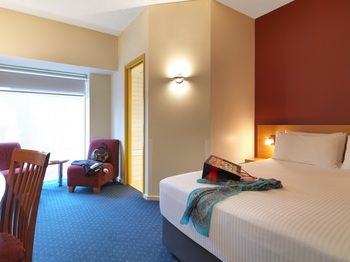 Ibis Melbourne Little Bourke Street - Your Accommodation 9