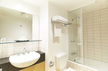 Ibis Melbourne Little Bourke Street - Your Accommodation 17