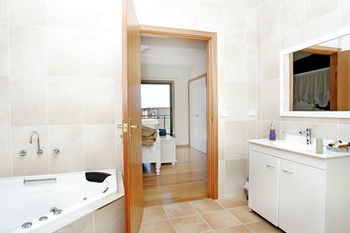 Lavender House B&B - Your Accommodation 7