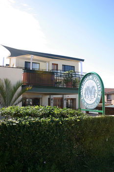 Lavender House B&B - Your Accommodation 24