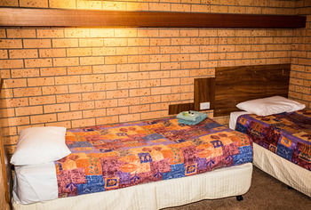 Tumut Valley Motel - Your Accommodation 24