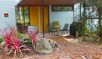 Valley Farm Vineyard Cottages - Your Accommodation 13