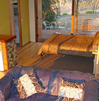 Valley Farm Vineyard Cottages - Your Accommodation 14