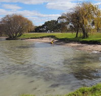 Kangaroo Lake Caravan Park