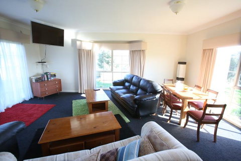 Farm Accommodation - Your Accommodation 11