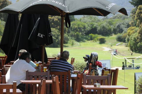 Fairways Resort - Your Accommodation 8