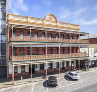 George Hotel  Cafe - Your Accommodation