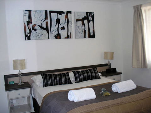 Oakey Motor Inn - Your Accommodation 3