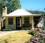 Price Morris Cottage - Your Accommodation