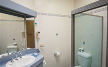 Golden Chain Palm Court Motor Inn - Port Macquarie - Your Accommodation 2
